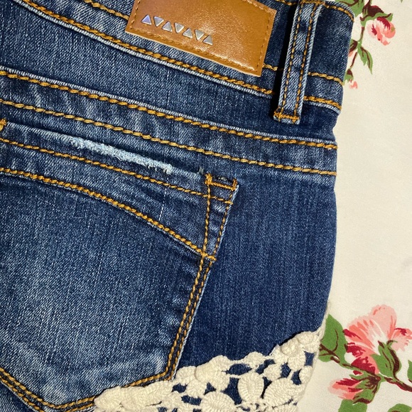 BOHO Flower Shorts - Picture 3 of 6